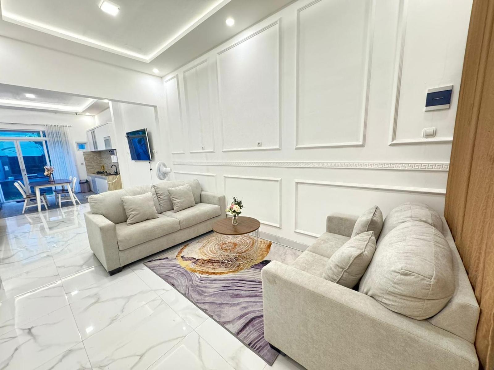 Griya Mahoni Palagan Homestay Jogja Ngaglik Exterior photo